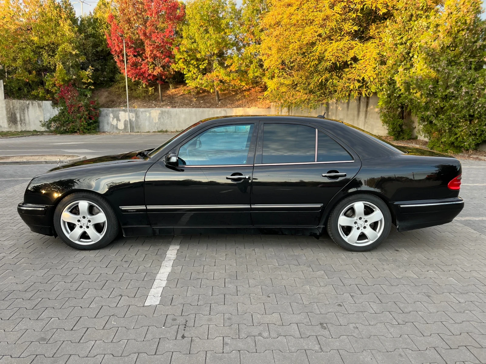 Mercedes-Benz E 430, снимка 3 - Автомобили и джипове - 56619892