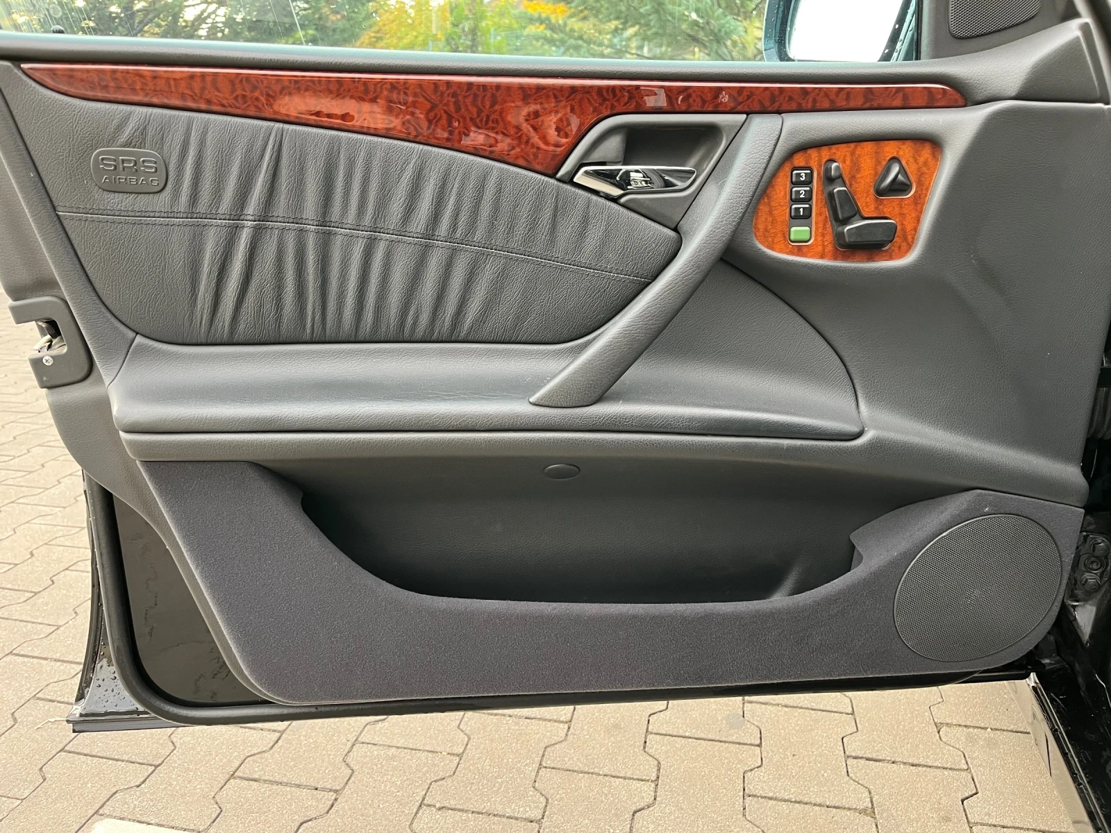 Mercedes-Benz E 430, снимка 12 - Автомобили и джипове - 56619892