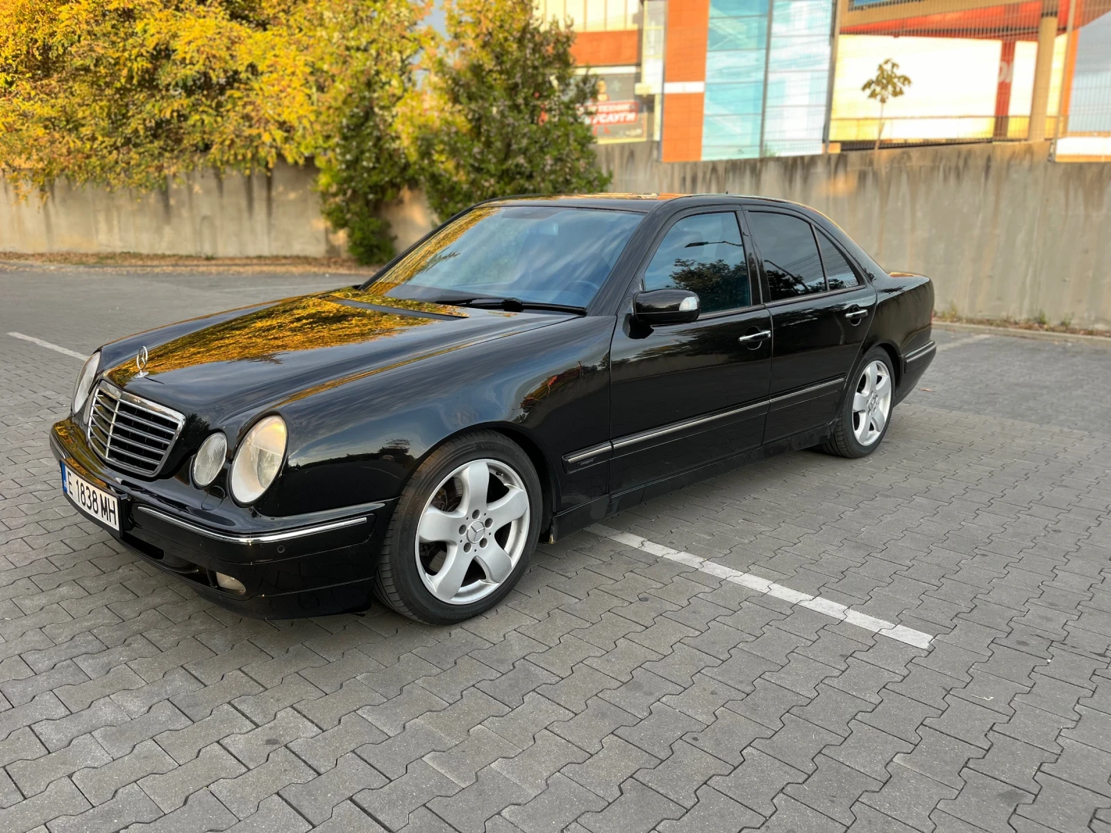 Mercedes-Benz E 430, снимка 2 - Автомобили и джипове - 56619892