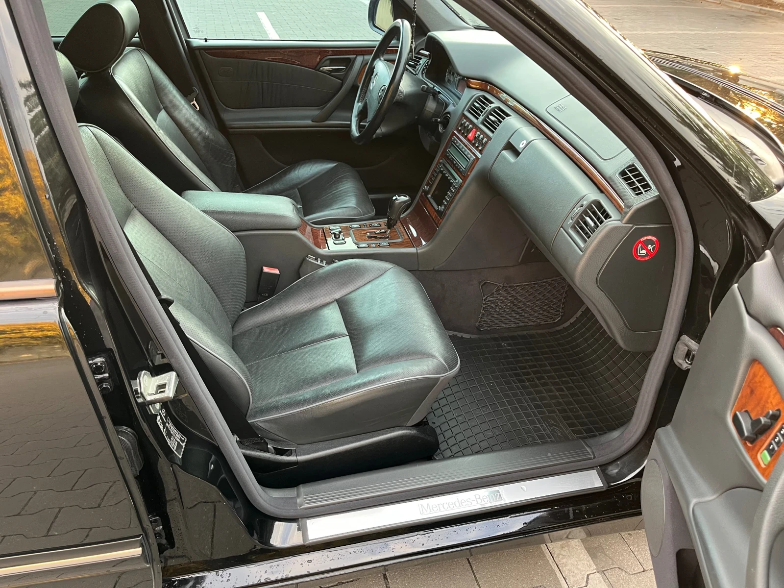 Mercedes-Benz E 430, снимка 13 - Автомобили и джипове - 56619892