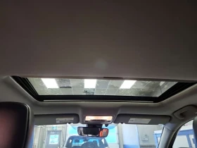 Toyota Highlander XLE /CARFAX /Кожа/Подгрев/4х4/Панорама, снимка 10 - Автомобили и джипове - 53626008