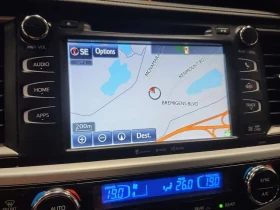 Toyota Highlander XLE /CARFAX /Кожа/Подгрев/4х4/Панорама, снимка 8 - Автомобили и джипове - 53626008