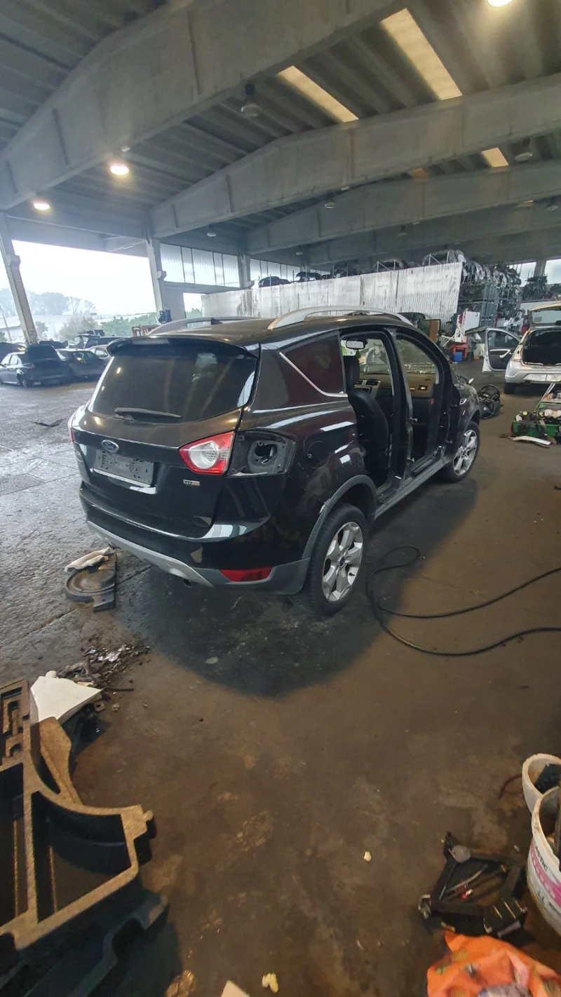 Ford Kuga 2.0 TDCI, снимка 3 - Автомобили и джипове - 48246398