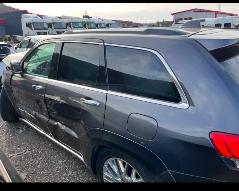 Jeep Grand cherokee 3.0 CRD, снимка 2 - Автомобили и джипове - 49983617