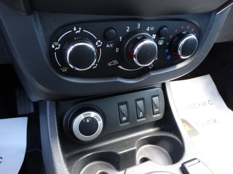 Dacia Duster 1.2TCe 4x4 Фейслифт, снимка 17 - Автомобили и джипове - 51877389