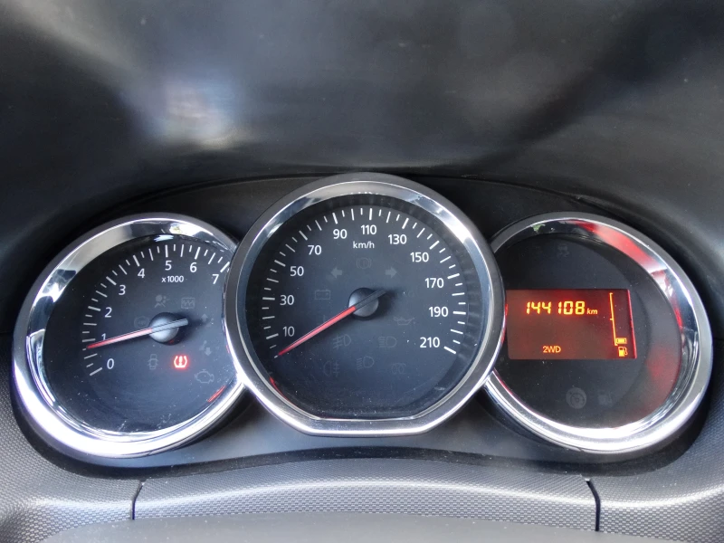 Dacia Duster 1.2TCe 4x4 Фейслифт, снимка 16 - Автомобили и джипове - 51877389