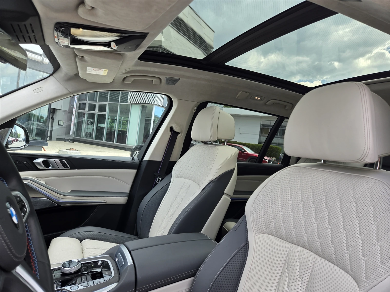 BMW X7 M60i xDrive - изображение 8