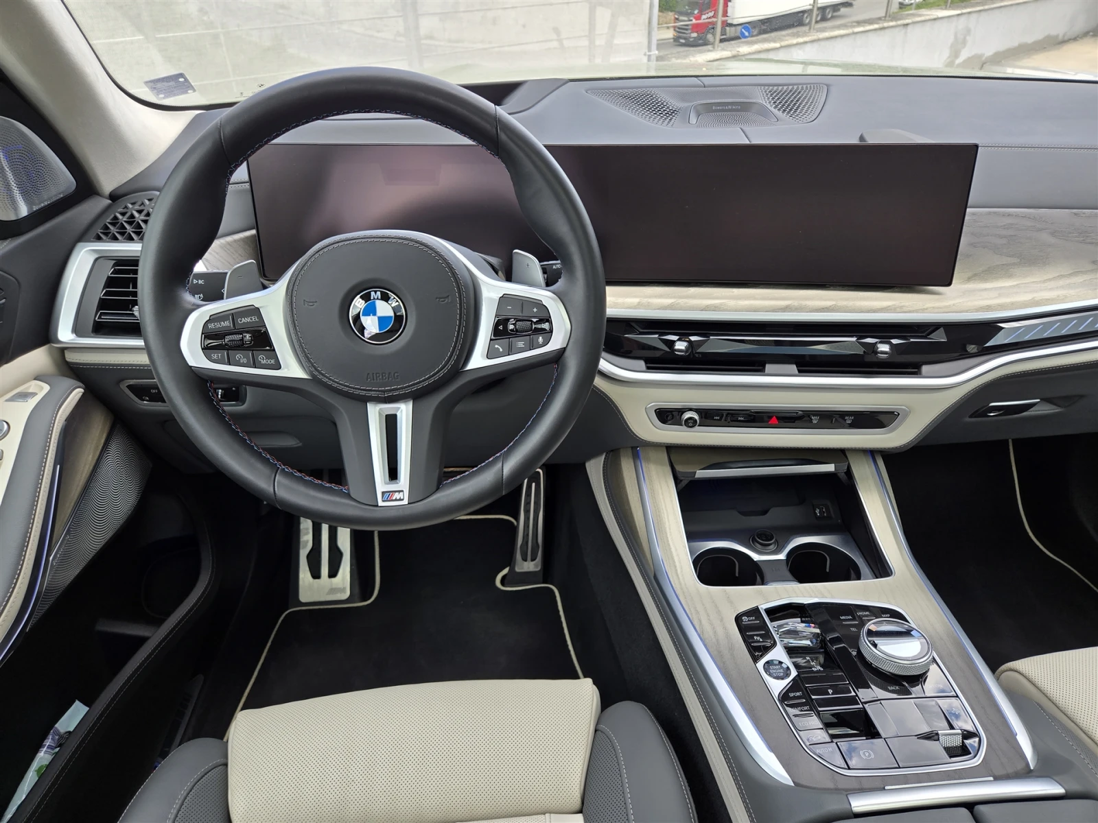 BMW X7 M60i xDrive - изображение 7