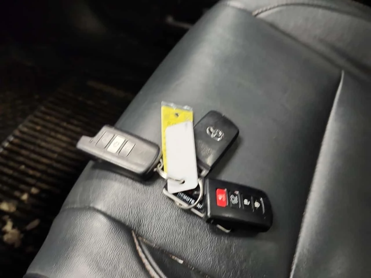 Toyota Highlander XLE /CARFAX /Кожа/Подгрев/4х4/Панорама - изображение 6