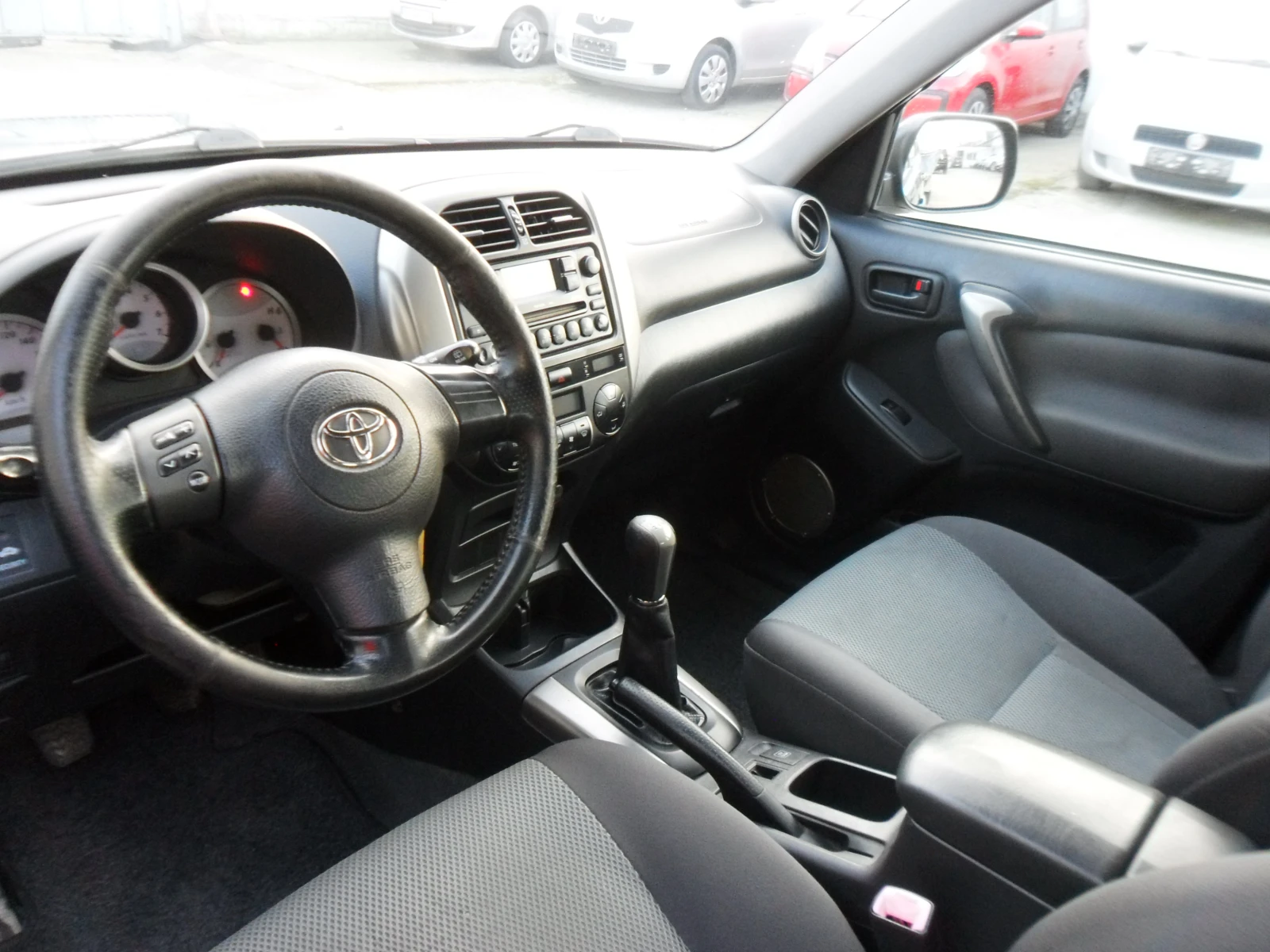 Toyota Rav4 2, 0-D4D-4X4-KLIMA-ITALY - изображение 7