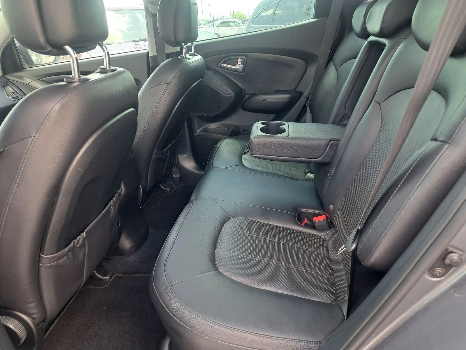 Hyundai IX35 2, 0 CRDI FULL, снимка 11 - Автомобили и джипове - 54511180