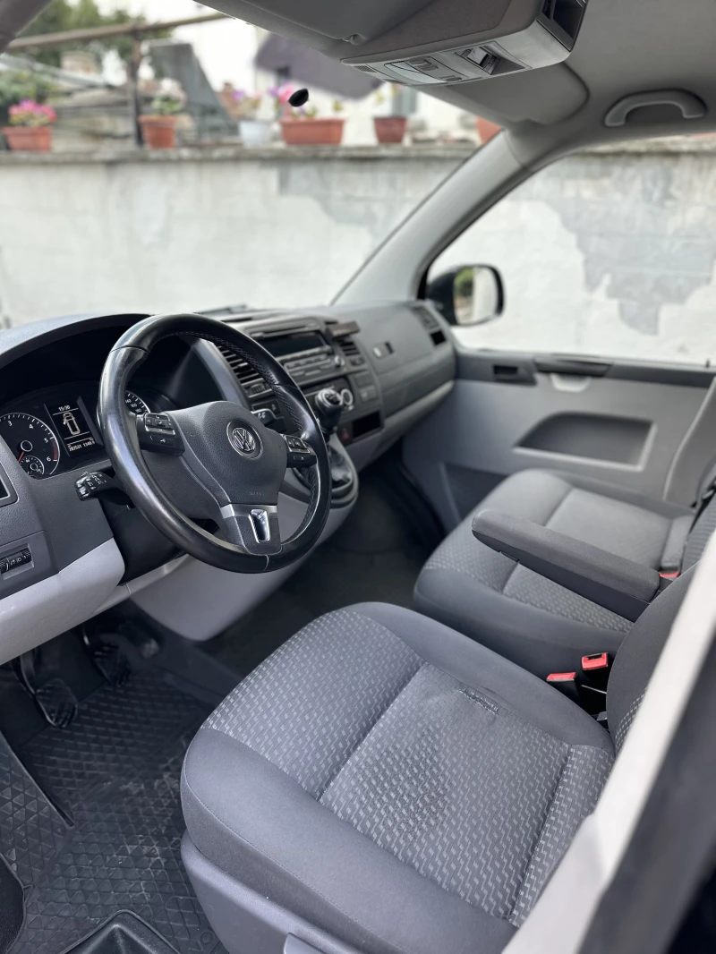 VW Transporter 2.0 TDI T5, снимка 11 - Бусове и автобуси - 52498573