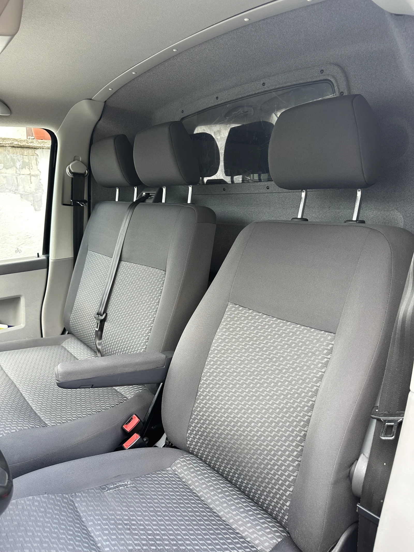 VW Transporter 2.0 TDI T5 - изображение 9