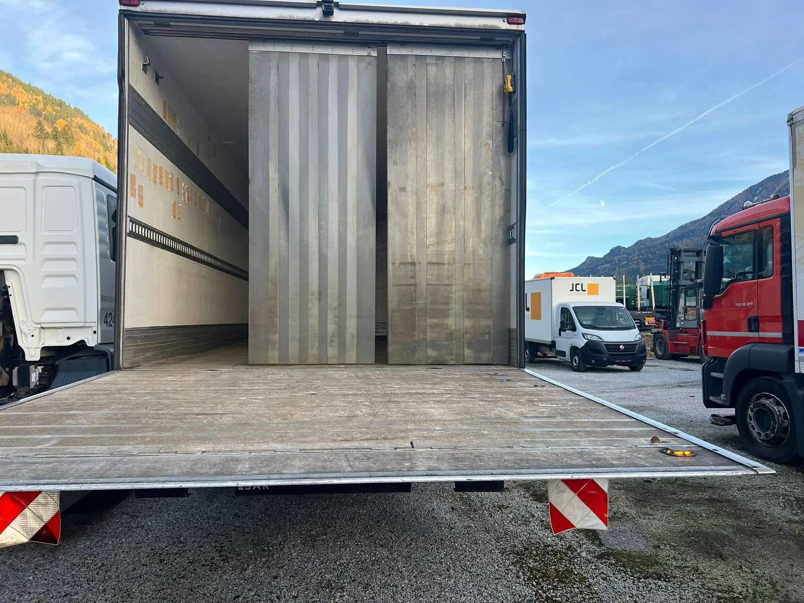 Iveco Eurocargo 180.320 Хладилен с падащ борд - ГАРАНЦИОНЕН - изображение 10