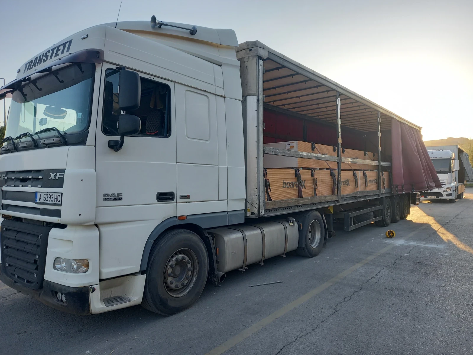 Daf XF 105 Може и композиция , снимка 2 - Камиони - 54681141