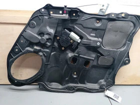 ел.машинка за предно дясно стъкло Мазда 3 2.0 бензин