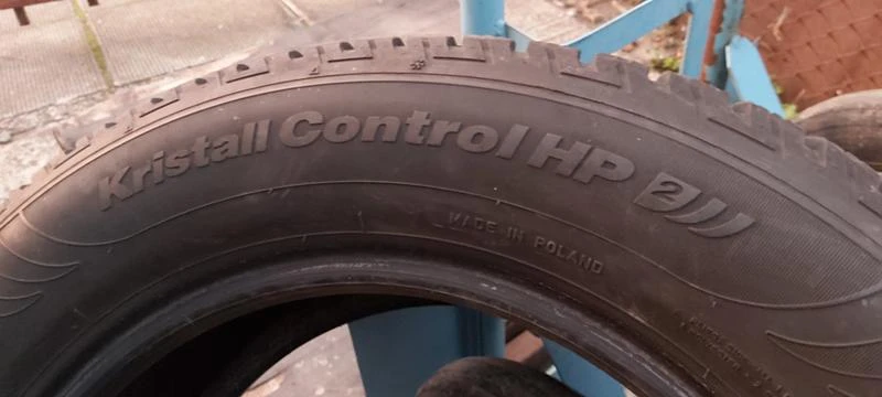 Гуми Зимни 215/65R16, снимка 7 - Гуми и джанти - 30924249