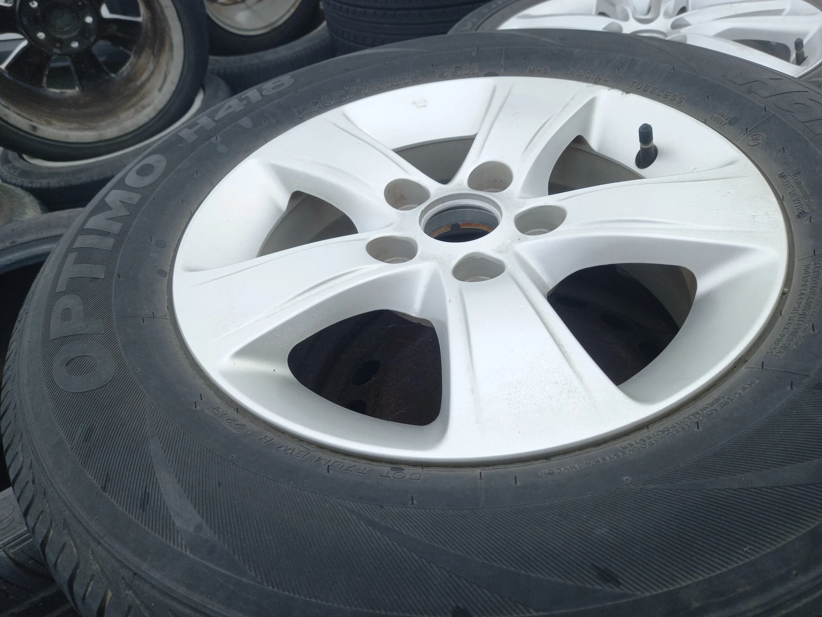 ���� � ������ 205/70R15 | Mobile.bg � ����������� 2