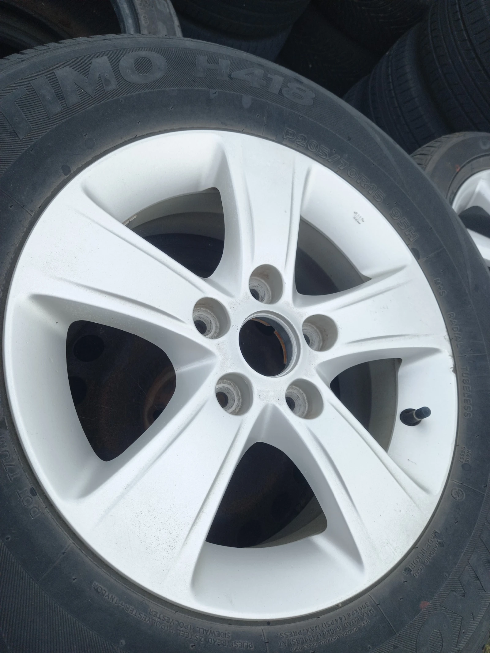���� � ������ 205/70R15 | Mobile.bg � ����������� 1