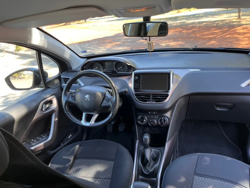 Peugeot 2008 1.2 VTI, снимка 7 - Автомобили и джипове - 47385874