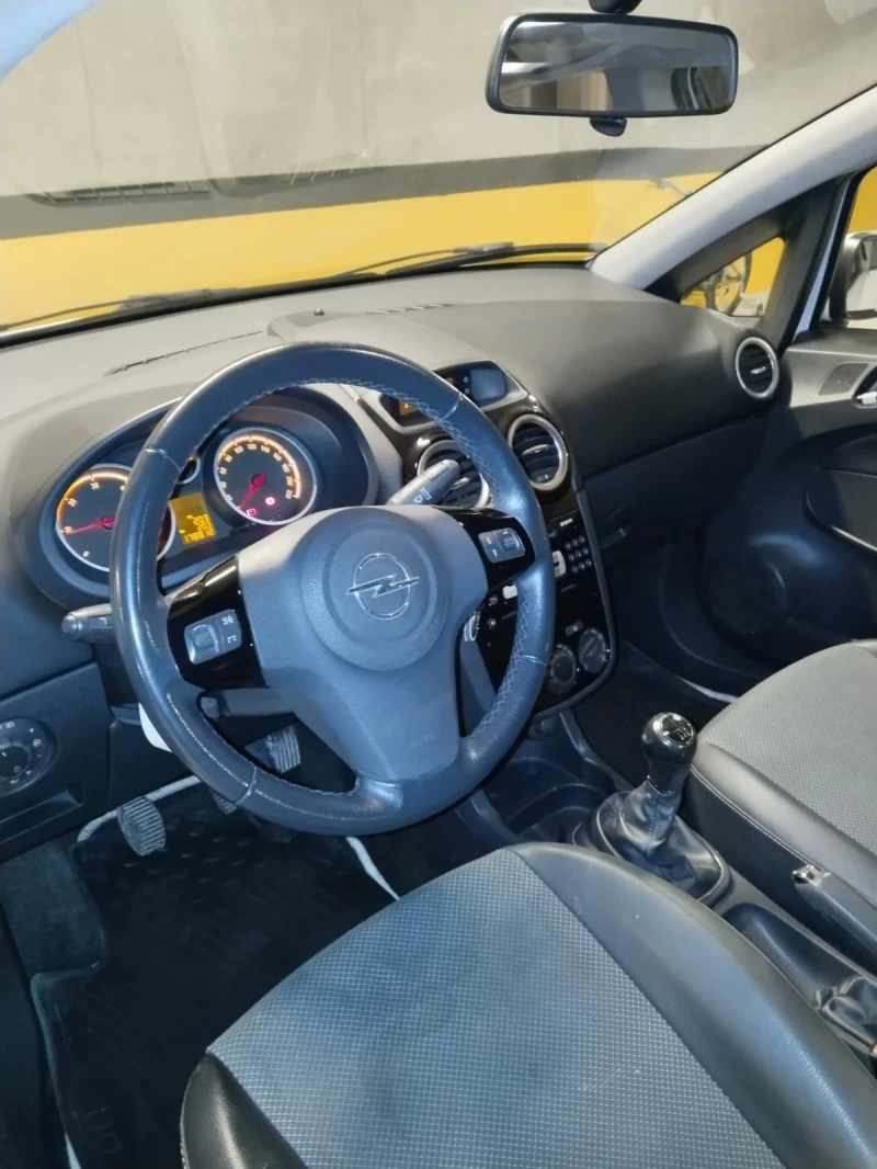 Opel Corsa, снимка 12 - Автомобили и джипове - 48755431