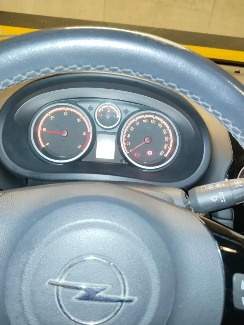 Opel Corsa, снимка 11 - Автомобили и джипове - 48755431