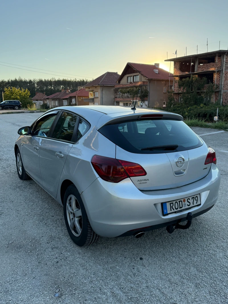 Opel Astra 1.7 CDTI, снимка 5 - Автомобили и джипове - 52656707