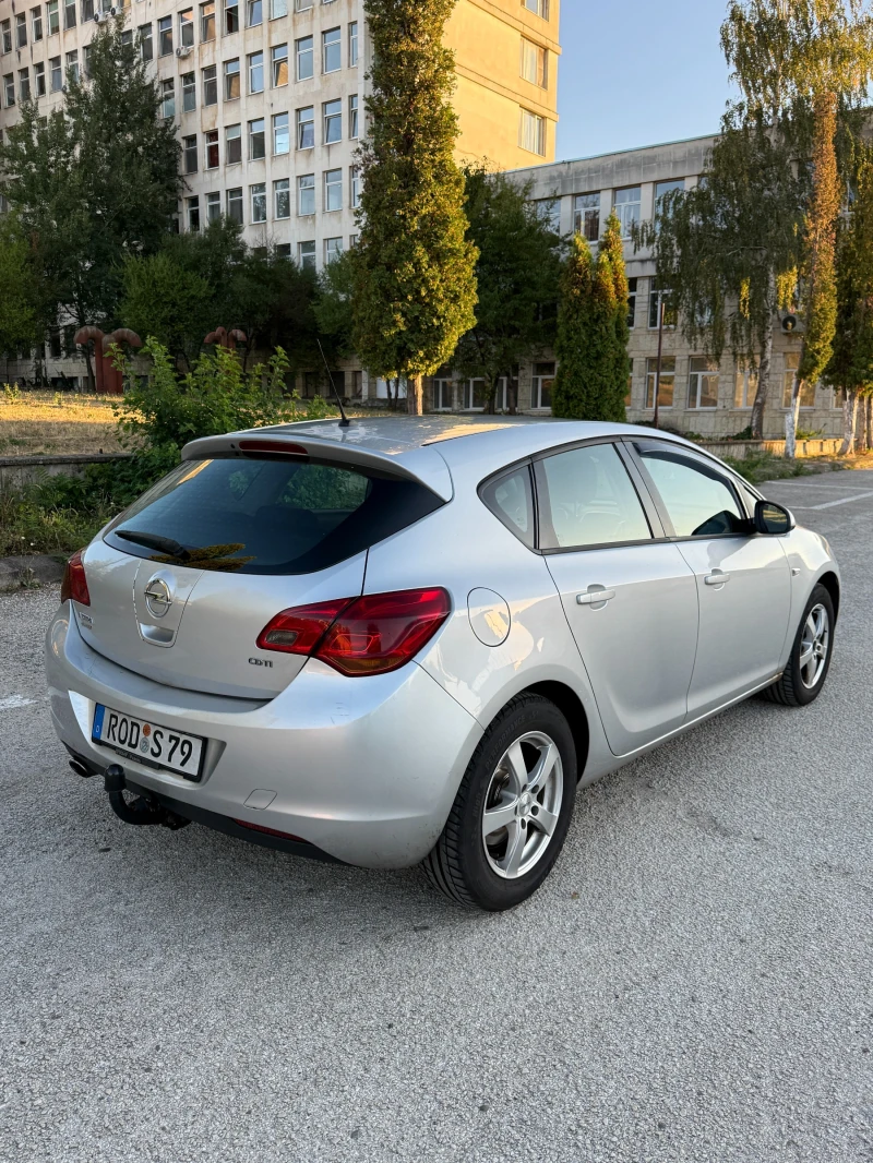 Opel Astra 1.7 CDTI, снимка 4 - Автомобили и джипове - 52656707