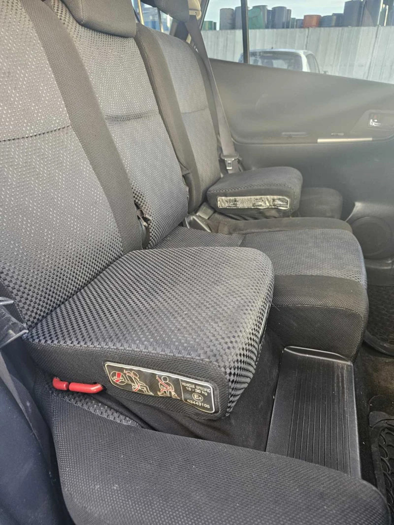 Toyota Corolla verso, снимка 15 - Автомобили и джипове - 52249473