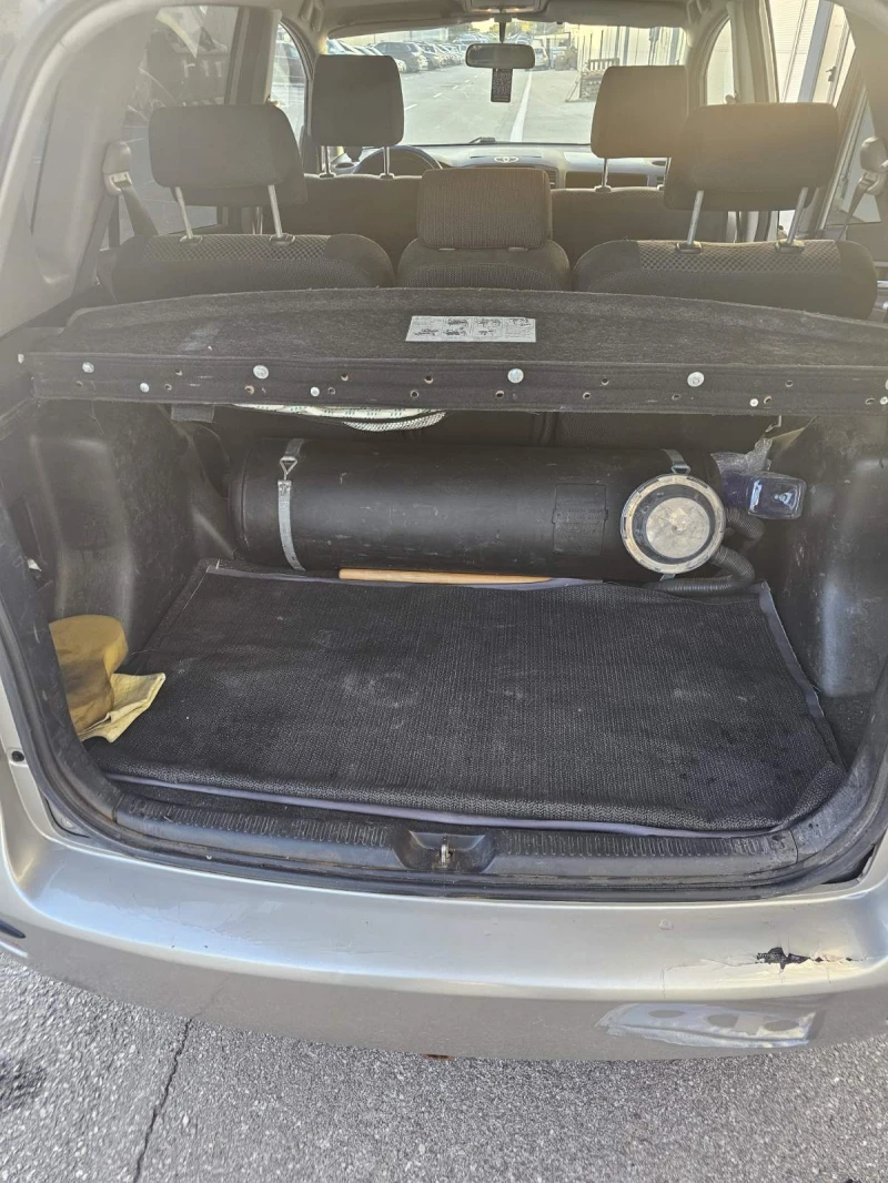 Toyota Corolla verso, снимка 16 - Автомобили и джипове - 52249473