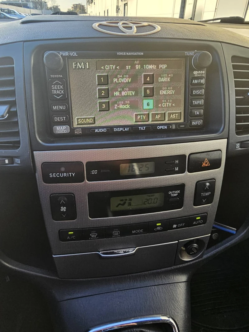 Toyota Corolla verso, снимка 11 - Автомобили и джипове - 52249473