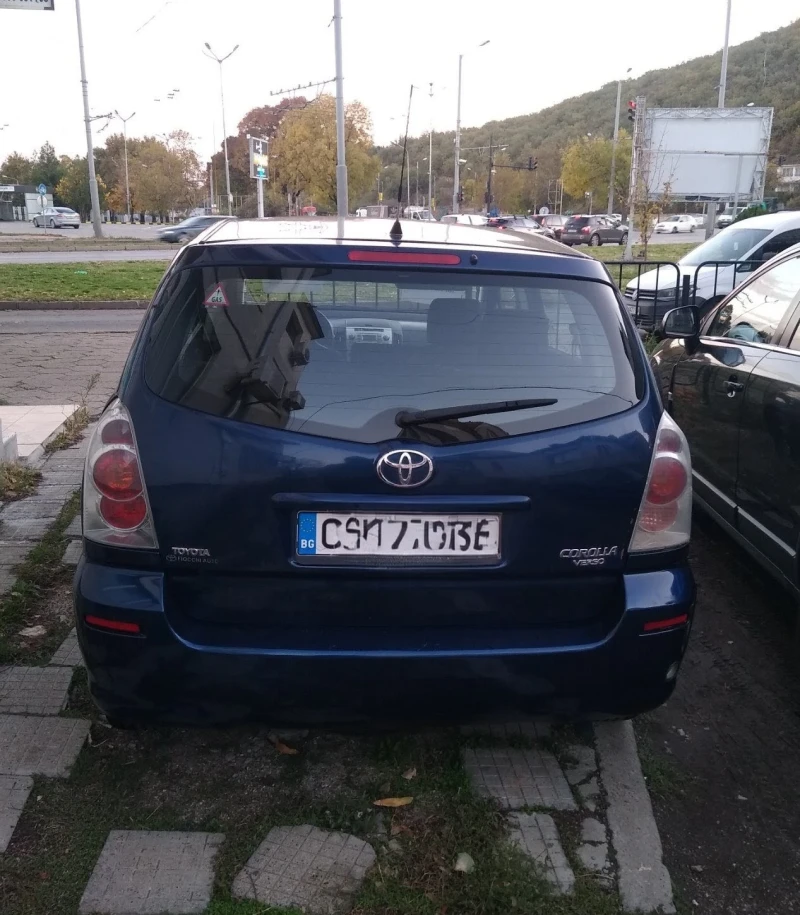 Toyota Corolla verso, снимка 2 - Автомобили и джипове - 52472236