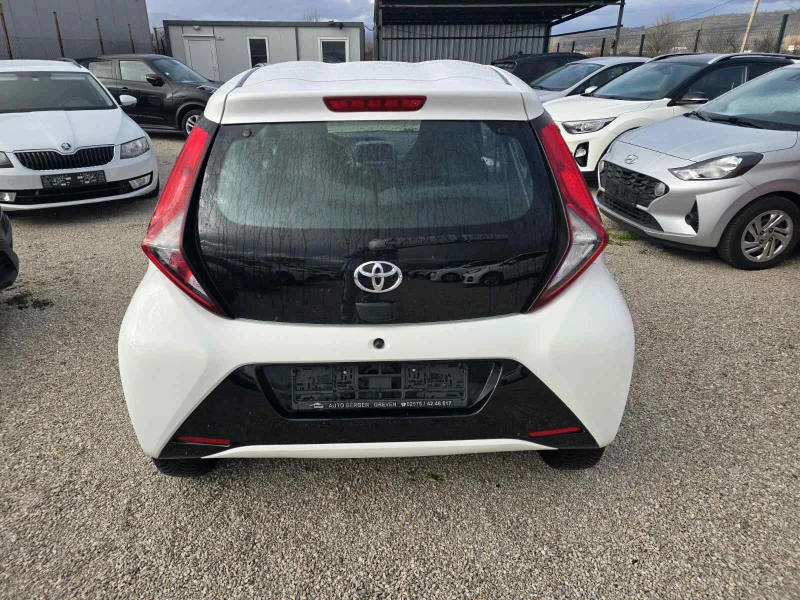Toyota Aygo 1.0 VVT-i Мултимедия| Камера| Пълна сервизна истор, снимка 6 - Автомобили и джипове - 53396355