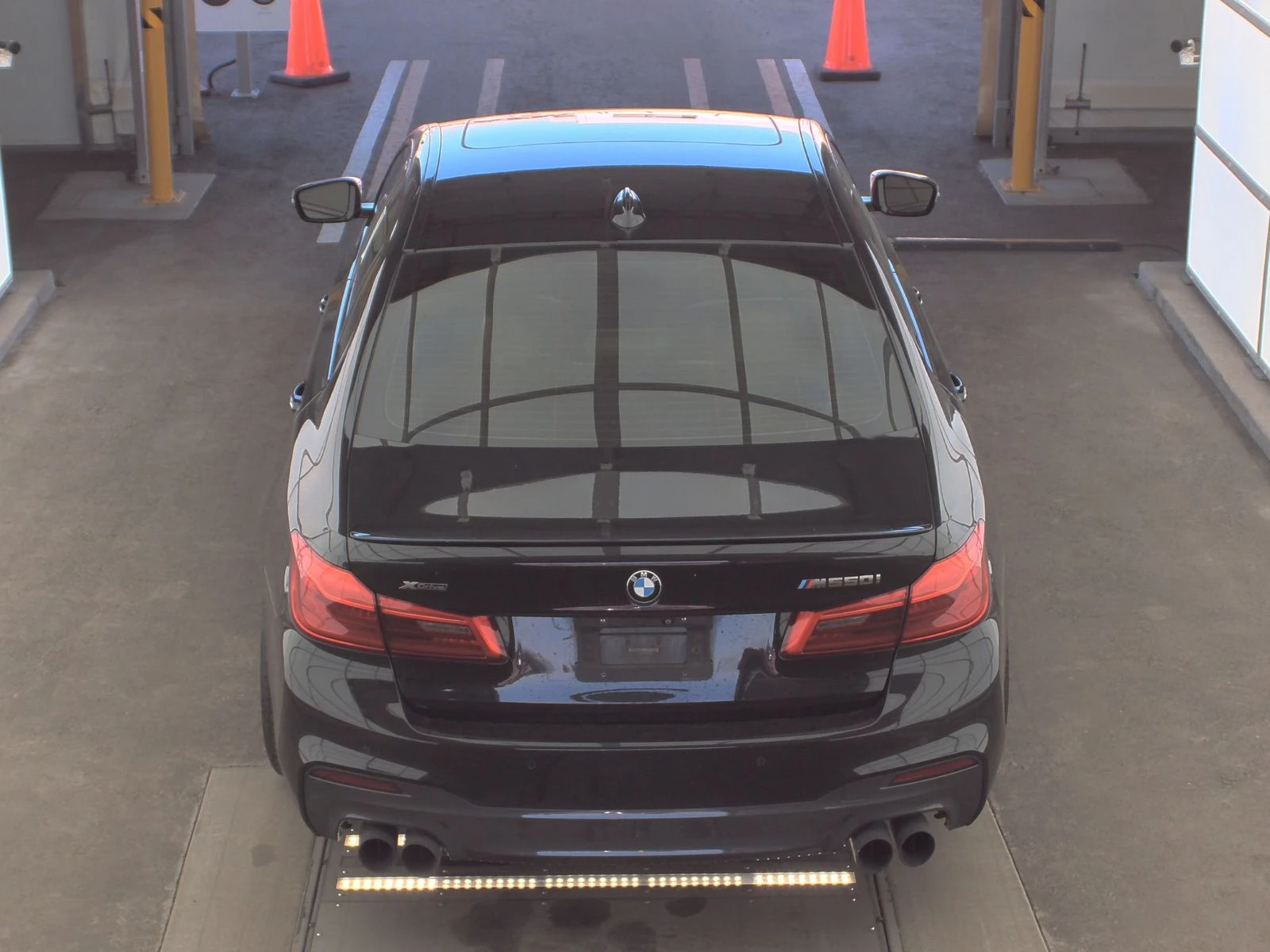 BMW 550 M550* M-pack* Масаж* Head up* обдух* Harman* distr - изображение 4