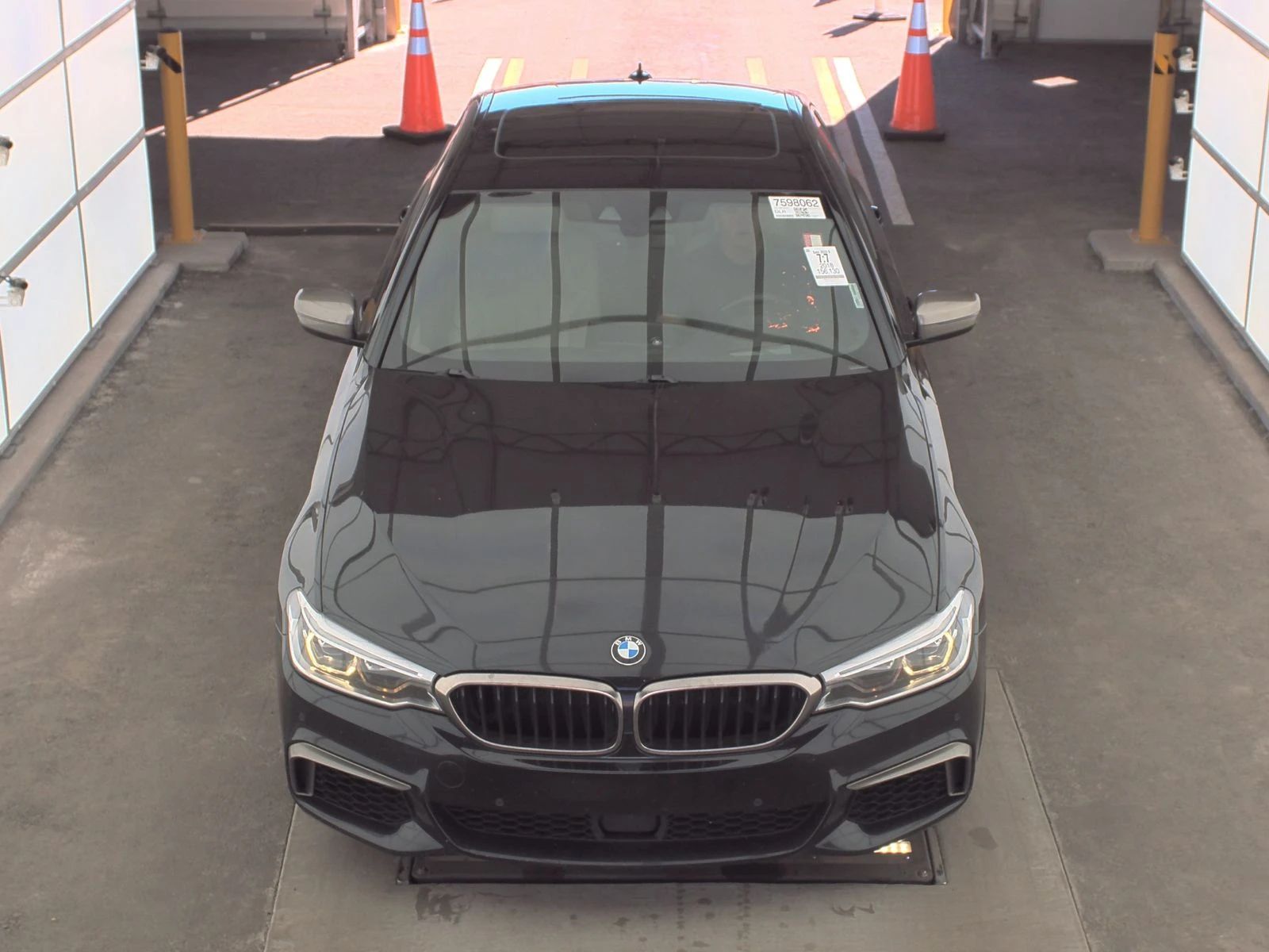 BMW 550 M550* M-pack* Масаж* Head up* обдух* Harman* distr - изображение 3