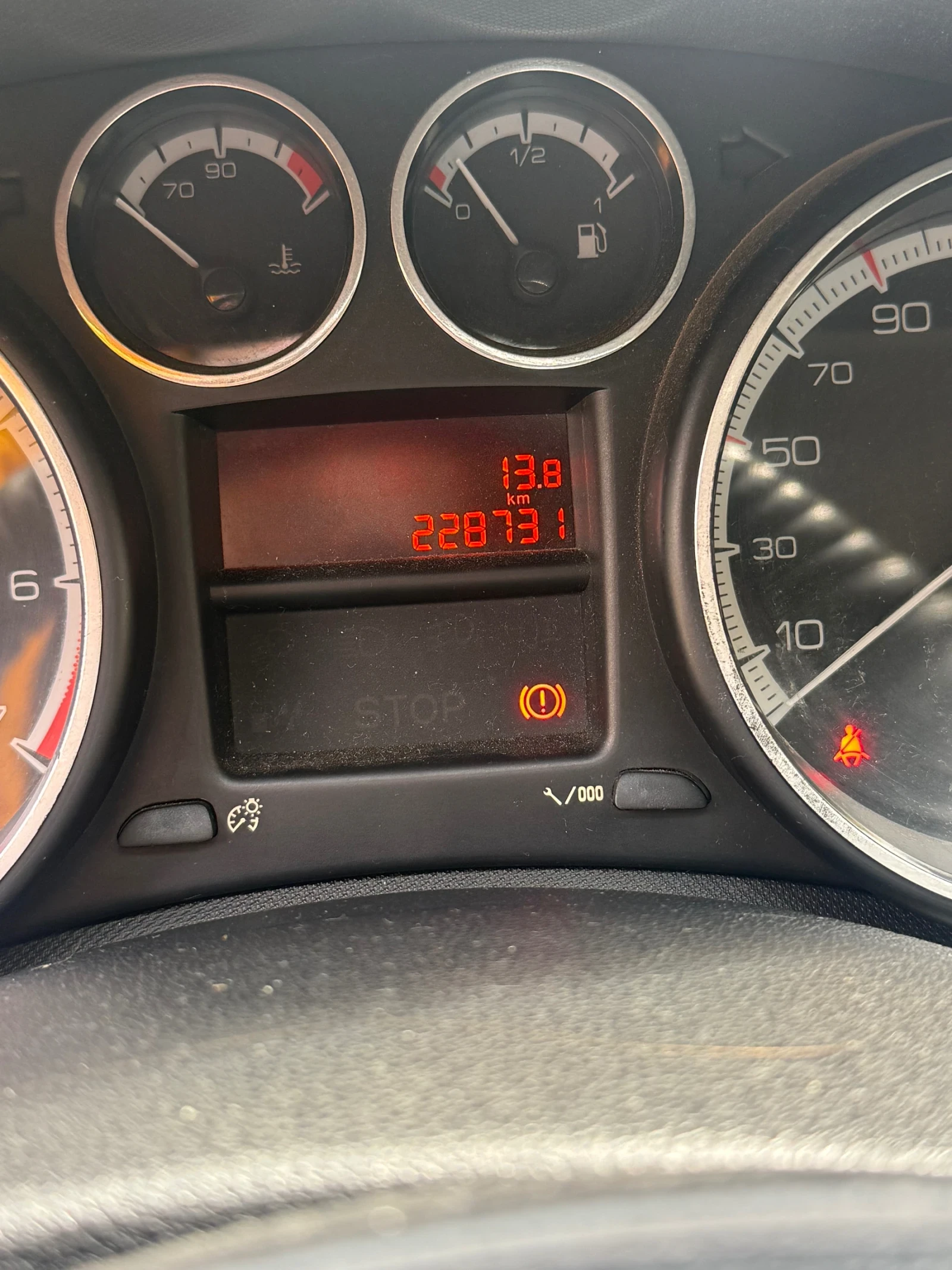 Peugeot 308 1.6  - изображение 7