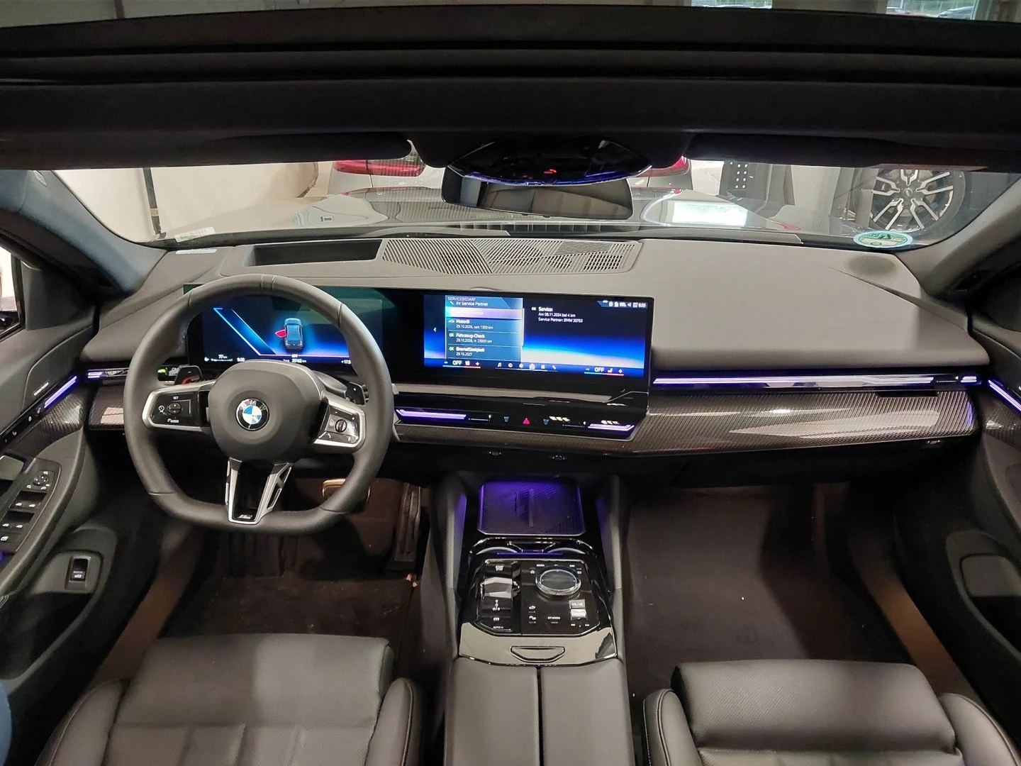 BMW 520 M SPORT* XDRIVE* CARBON* LED LIGHTS* PANO*  - изображение 5