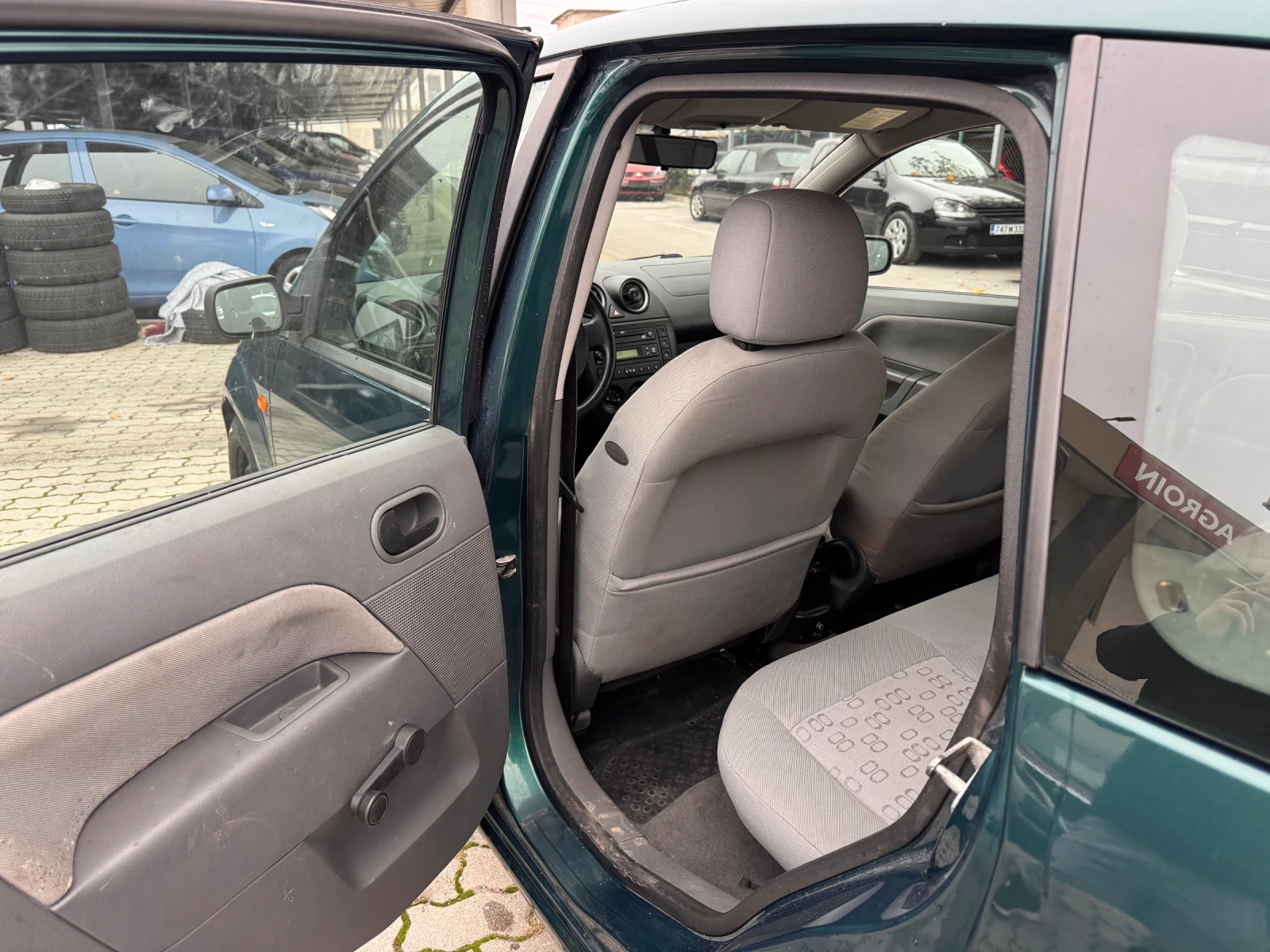 Ford Fiesta 1.4TD / Ambiente - изображение 8