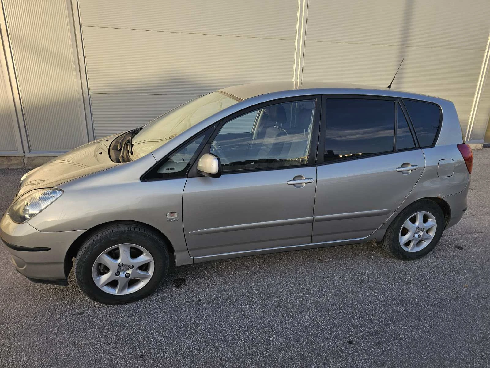 Toyota Corolla verso  - изображение 4