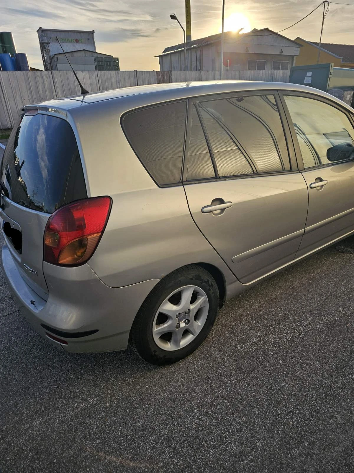 Toyota Corolla verso  - изображение 7