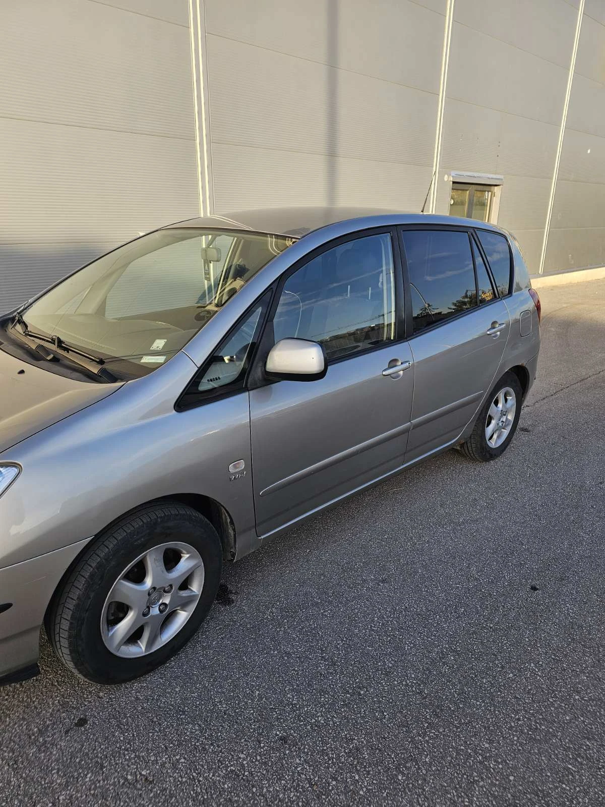 Toyota Corolla verso  - изображение 3