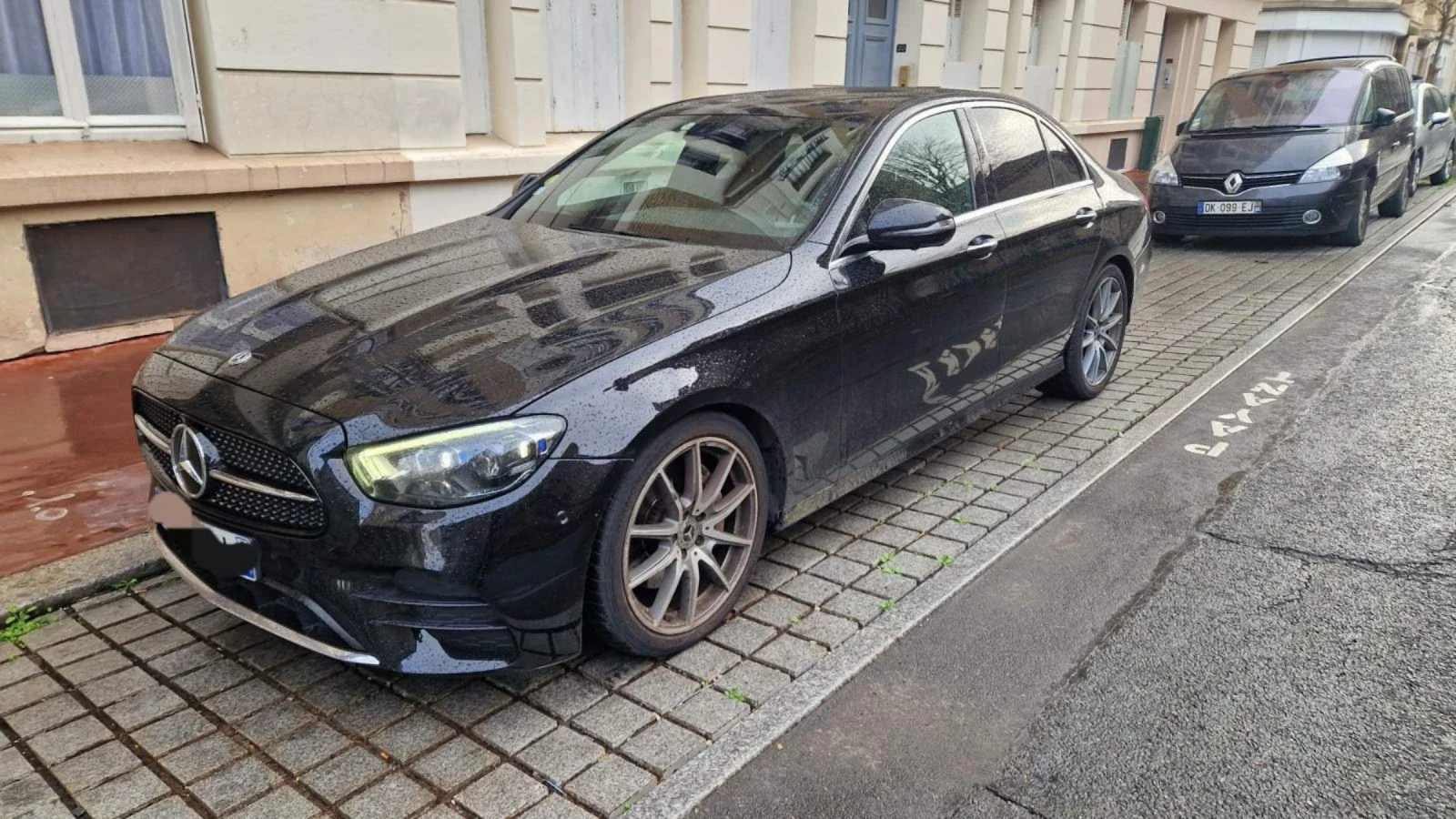 Mercedes-Benz E 220 AMG - изображение 2