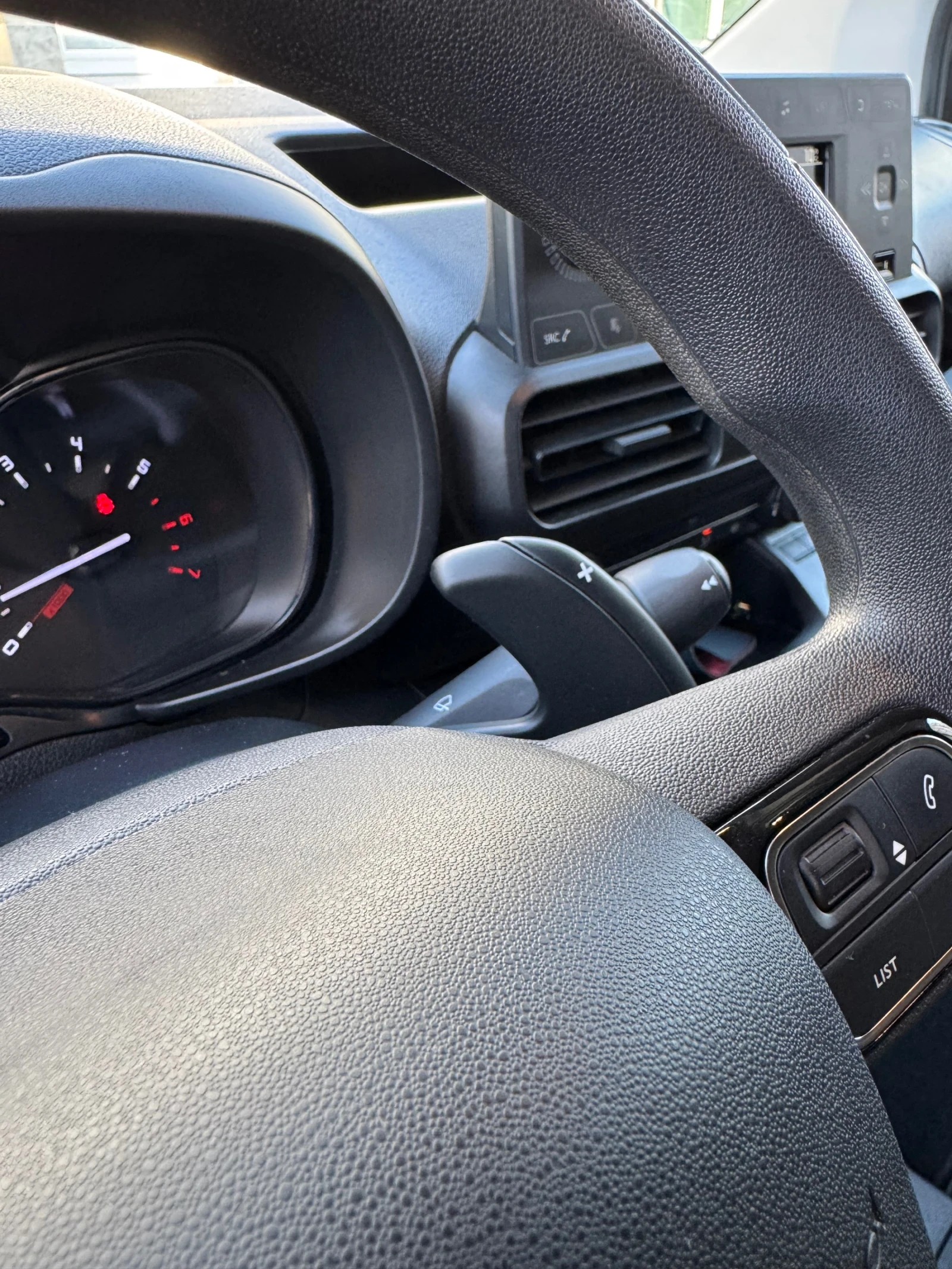 Citroen Berlingo 1, 5 HDi, снимка 9 - Автомобили и джипове - 53848099