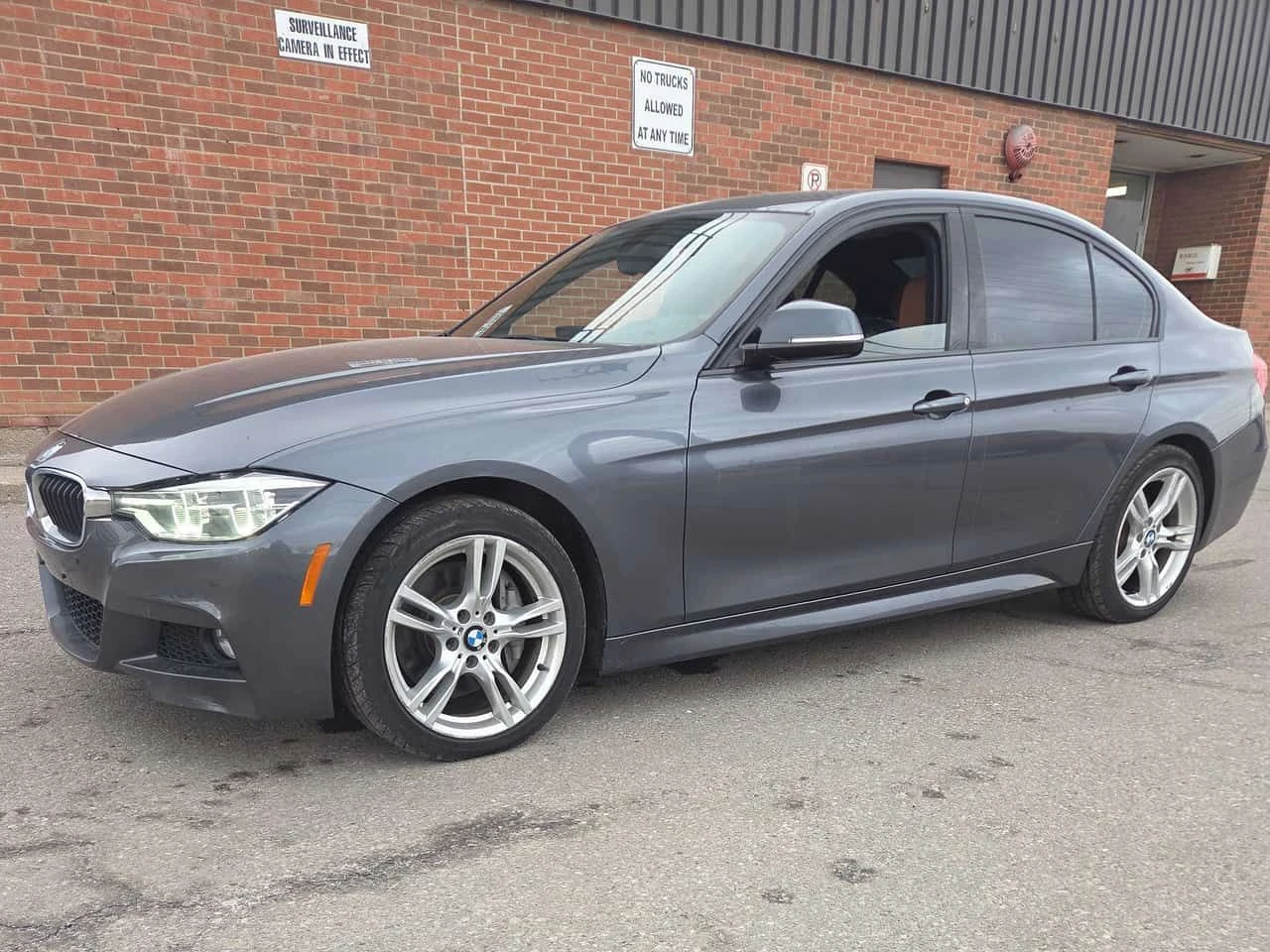BMW 330 * 330i xDrive * CARFAX * ЦЕНА ДО БГ, снимка 16 - Автомобили и джипове - 53951003