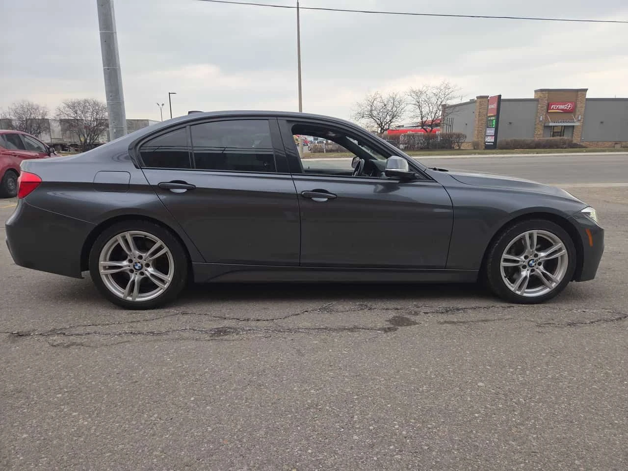 BMW 330 * 330i xDrive * CARFAX * ЦЕНА ДО БГ, снимка 3 - Автомобили и джипове - 53951003