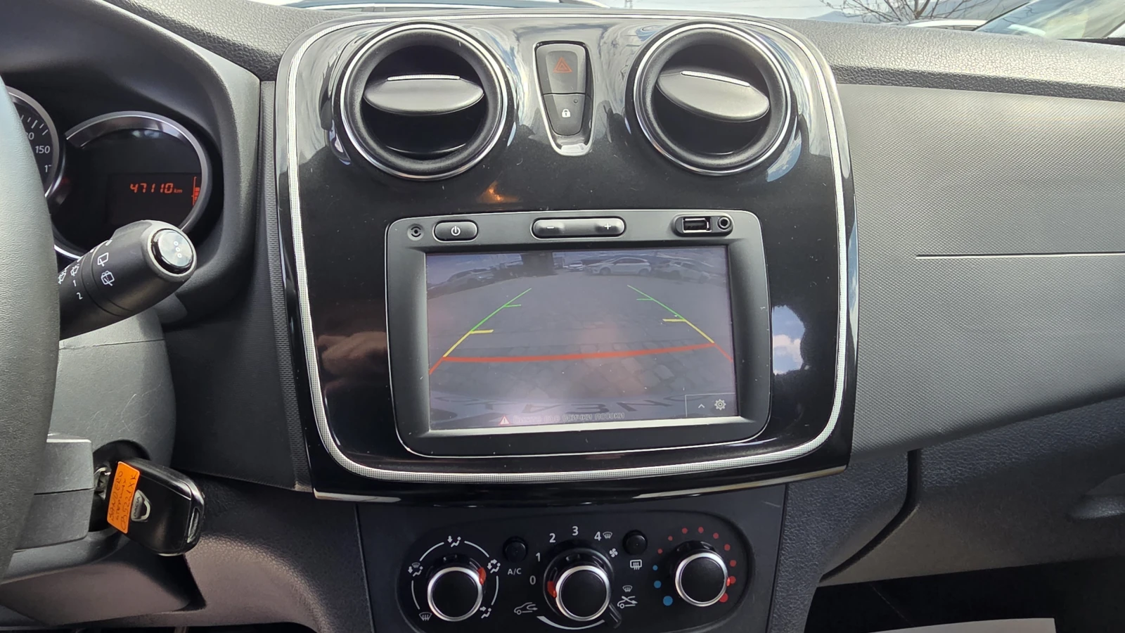 Dacia Sandero STEPWAY TCe 90к.с., снимка 17 - Автомобили и джипове - 53974375