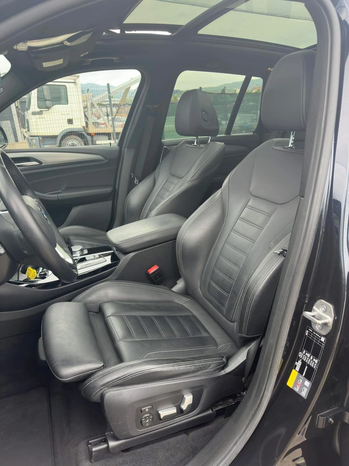 BMW iX3 80KWh IMPRESSIVE FULL, снимка 9 - Автомобили и джипове - 54768810