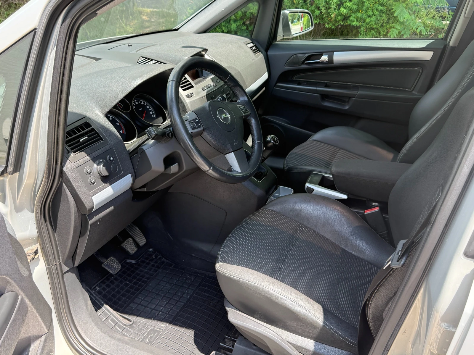 Opel Zafira B, снимка 7 - Автомобили и джипове - 54810425