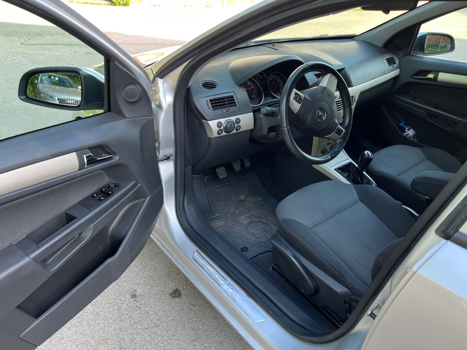 Opel Astra 1.4, снимка 6 - Автомобили и джипове - 54984797
