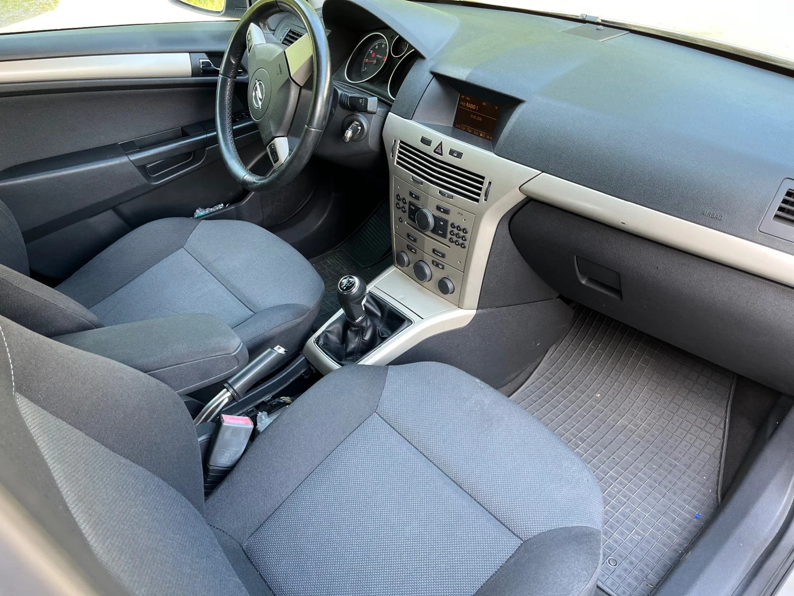 Opel Astra 1.4, снимка 8 - Автомобили и джипове - 54984797
